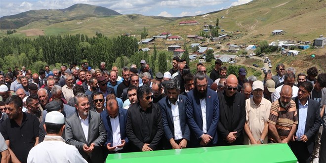 Ağabeyi tarafından öldürülen OP Genel Başkanı, toprağa verildi