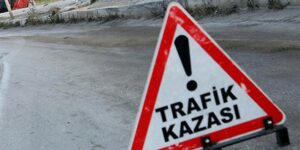 Ankara’da Kamyonet ile Minibüs Çarpıştı, 3 Kişi Hastaneye Kaldırıldı