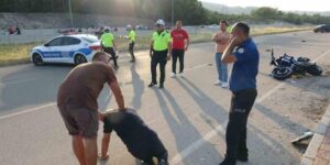 Antalya’da araba ile çarpışan motosikletin şoförü öldü