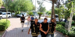 Antalya’da Çocukları Dolandıran ve Darbeden İki Kişi Tutuklandı
