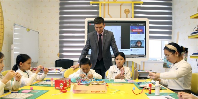 Bişkek’te Açılan Bilim Merkezi Çocuklara Bilim Aşılıyor