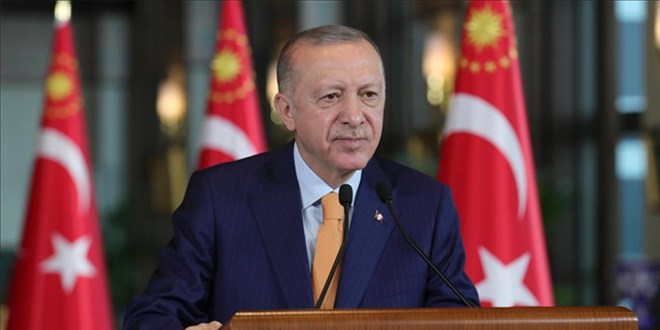 Cumhurbaşkanı Erdoğan, karne alan öğrencileri tebrik etti