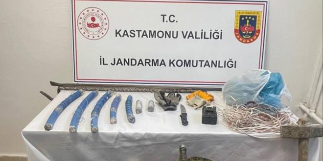 Define avcılarına suçüstü baskın: 2 tutuklama