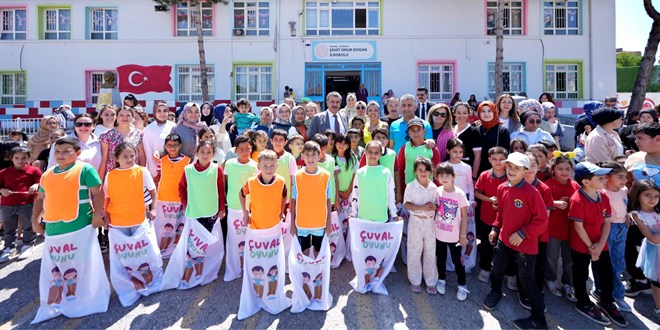 Devir Sonu Faaliyet Haftasında Bakan Tekin Öğrencilerle Buluştu