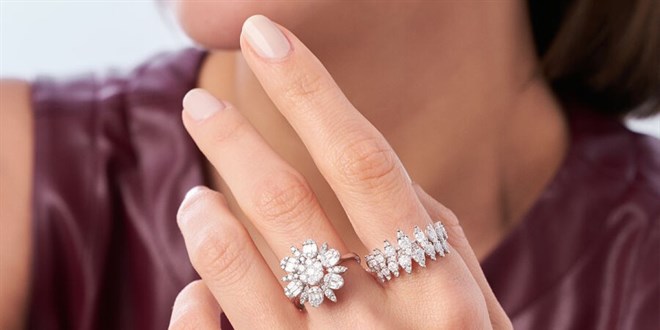 Evlilik Tekliflerinin Vazgeçilmezi: Lizay Pırlanta Tektaş Yüzükler ile Aşkınızı    Işıldatın