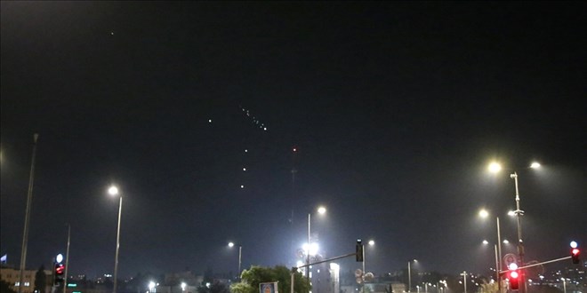 İran, İsrail’e yönelik taarruzlarının 10’uncu dalgasını başlattı