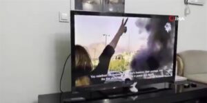 İran televizyonlarına siber atak: Ayaklanma daveti yapıldı