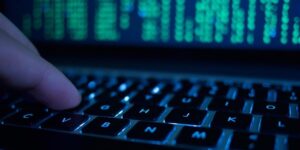 İran’da iki bankaya siber taarruz düzenlendi