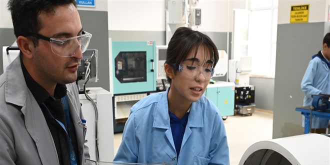 İş garantili okul! ‘Erkek işi’ denilen mesleklerde kızlar da var