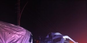 İzmir-Ankara Yolunda Feci Kaza: Personel Servisi TIR’a Çarptı, 20 Yaralı