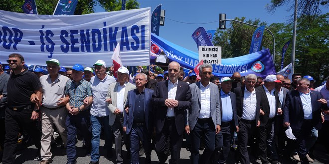 Kamu Çalışanları Artırım Pazarlığında TÜRK-İŞ’ten Hareket Kararı!