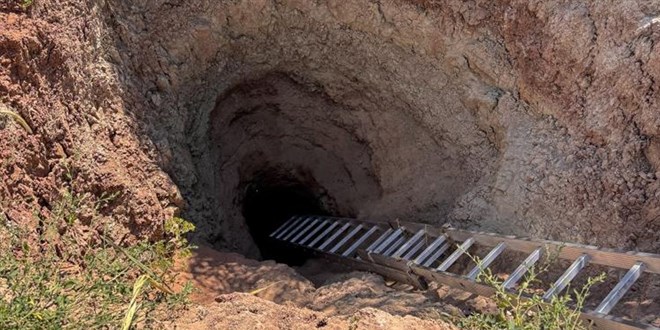 Kazdıkları yerde suçüstü yakalandılar!