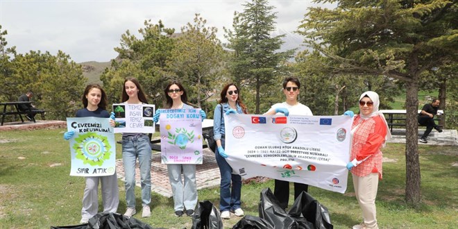 Öğrencilerden Sıfır Atık İhtilali: Eski Tişörtler Çantaya Dönüşüyor!