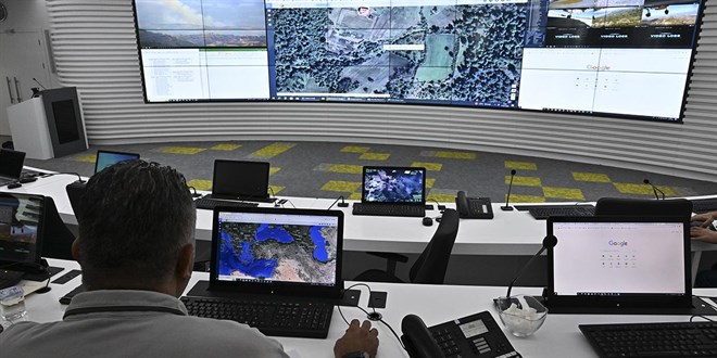 Orman Yangınlarına Karşı En Geniş Hava Filosu ile Uğraş