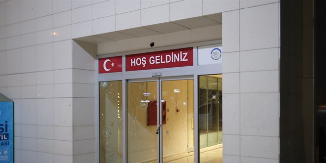 Osmaniye’de belediye binasına taşla saldıran zanlı tutuklandı