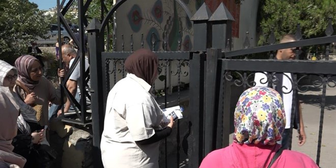 Sohbete daldı, yarım saat erken geldiği sınavı kaçırdı