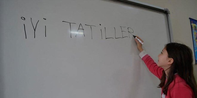 Yaklaşık 20 milyon öğrenci yarın karne alacak