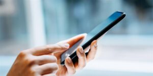 Yargıtay, casus yazılımla eşini takip eden kişinin cezalandırılmasına hükmetti