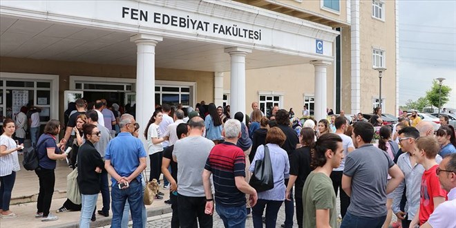 YKS’nin üçüncü oturumu YDT başladı!