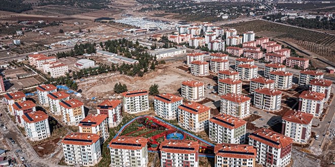 Zelzele Bölgesinde 250 Bin Konut Hak Sahiplerine Teslim Ediliyor